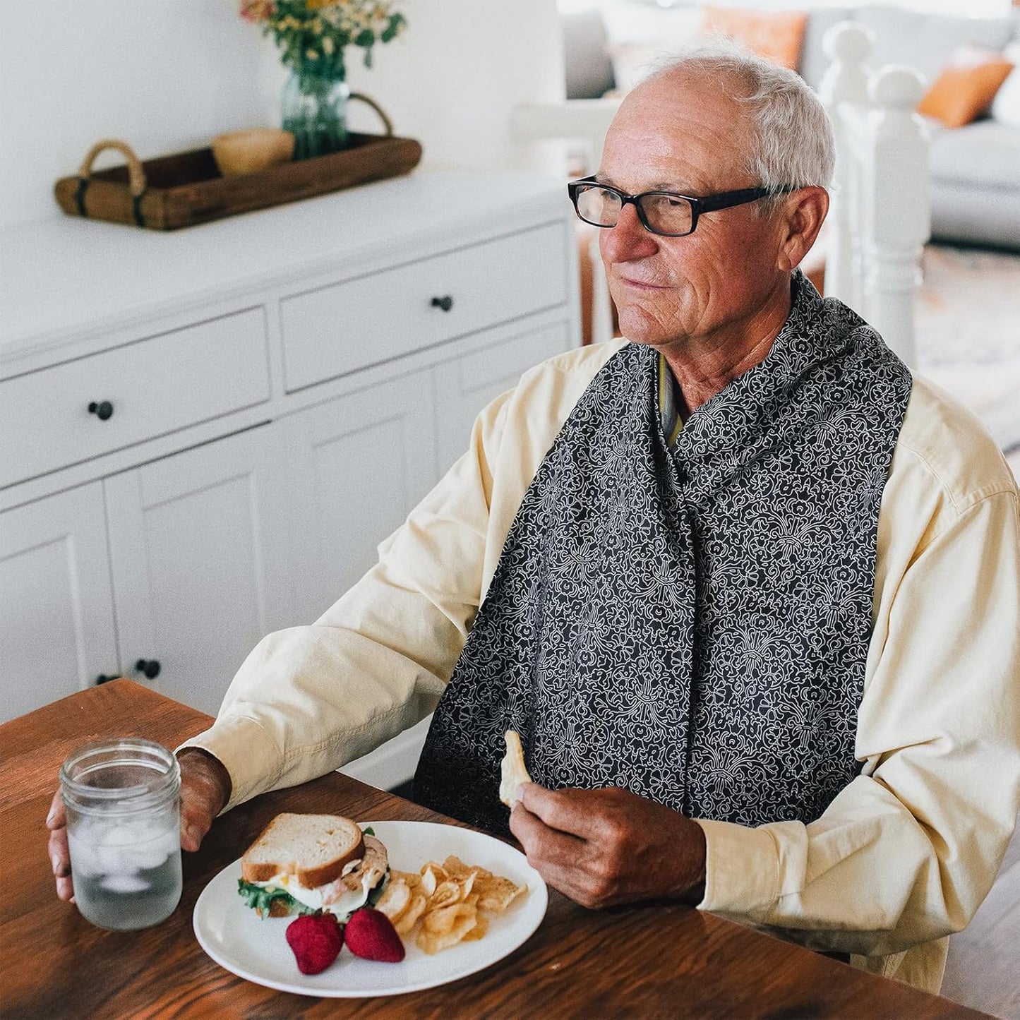 Reversible Adult Bibs for Women & Men - Adult Bib Scarf for Elderly - Dining Clothing Protectors - Washable Dining Scarf for Senior Citizens