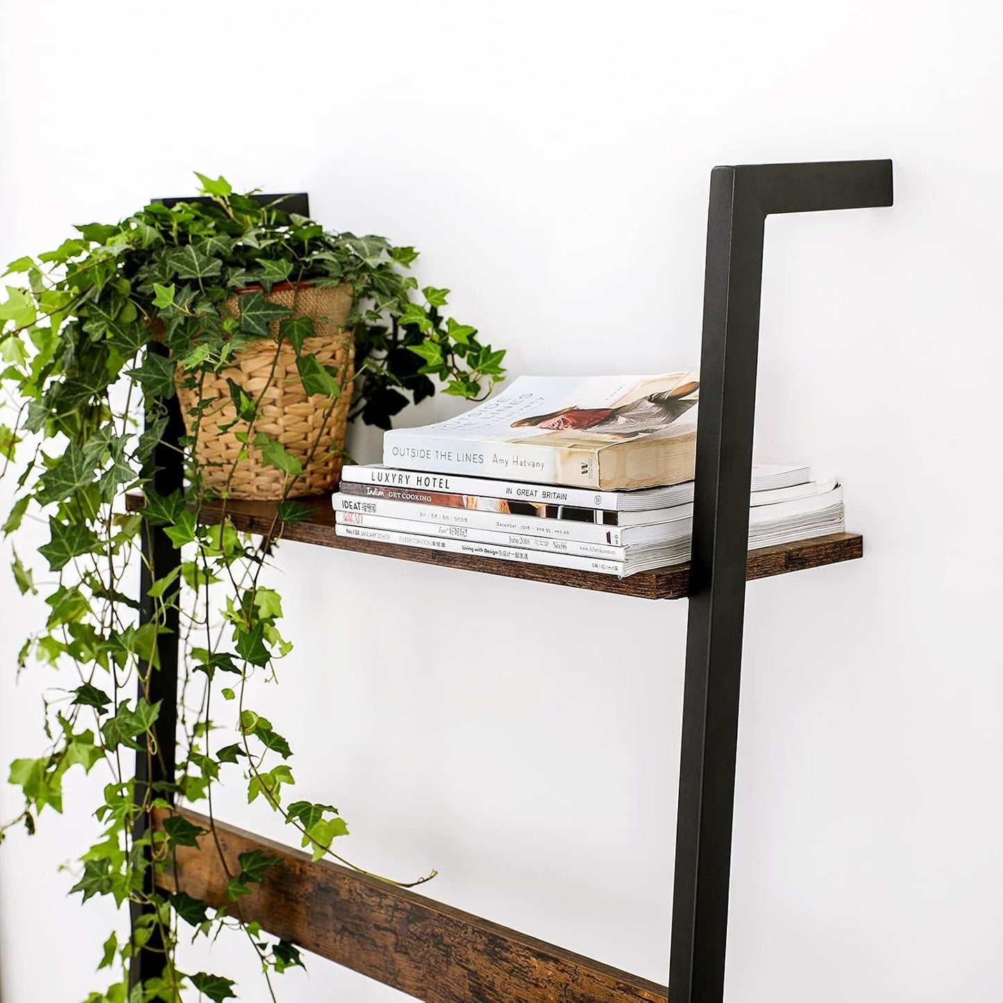 Blanket Ladder, Wall-Leaning Rack with Storage Shelf, for Blankets, Quilt, Towels, Scarves, Steel Frame, Industrial Style, Rustic Brown and Black ULLS012B01