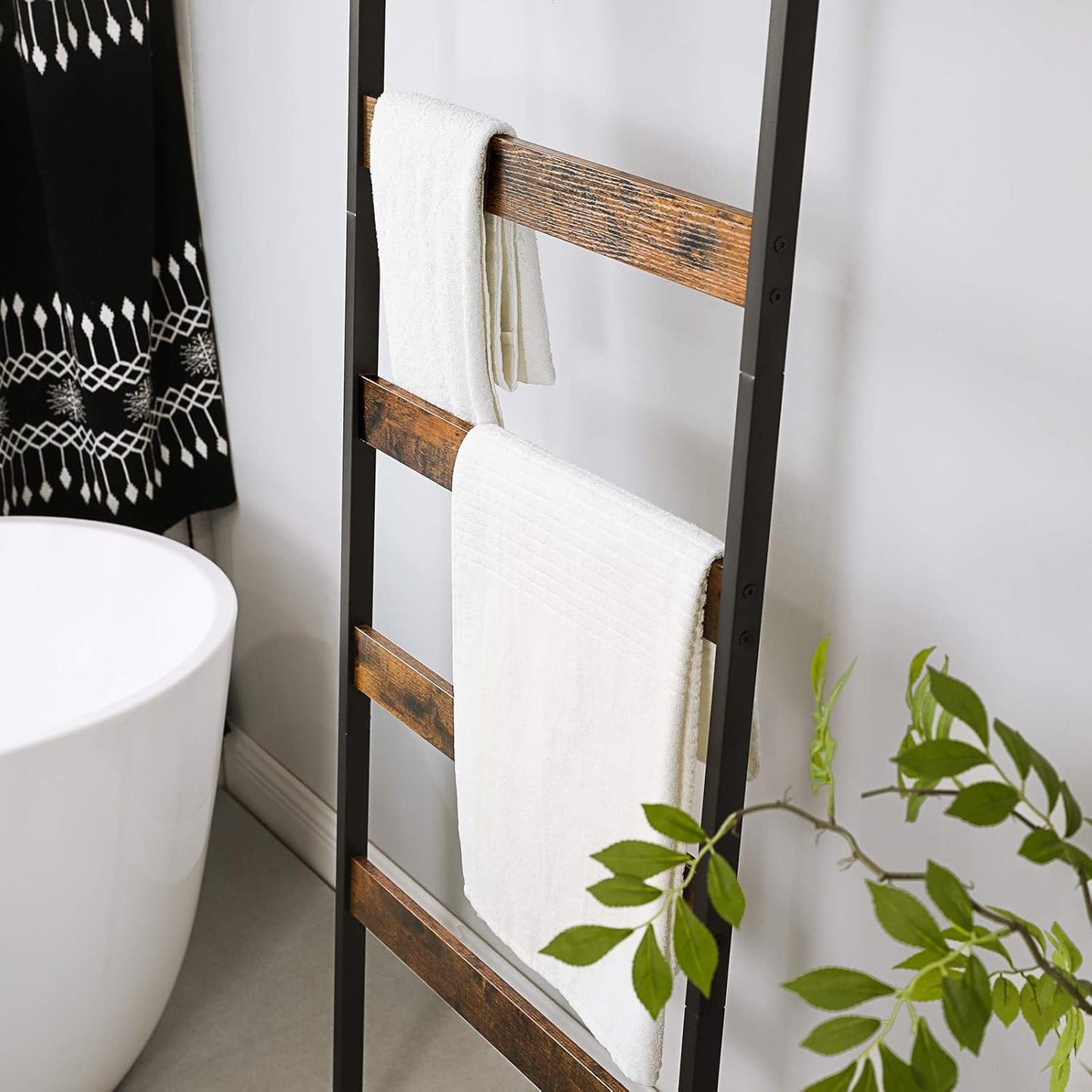 Blanket Ladder, Wall-Leaning Rack with Storage Shelf, for Blankets, Quilt, Towels, Scarves, Steel Frame, Industrial Style, Rustic Brown and Black ULLS012B01