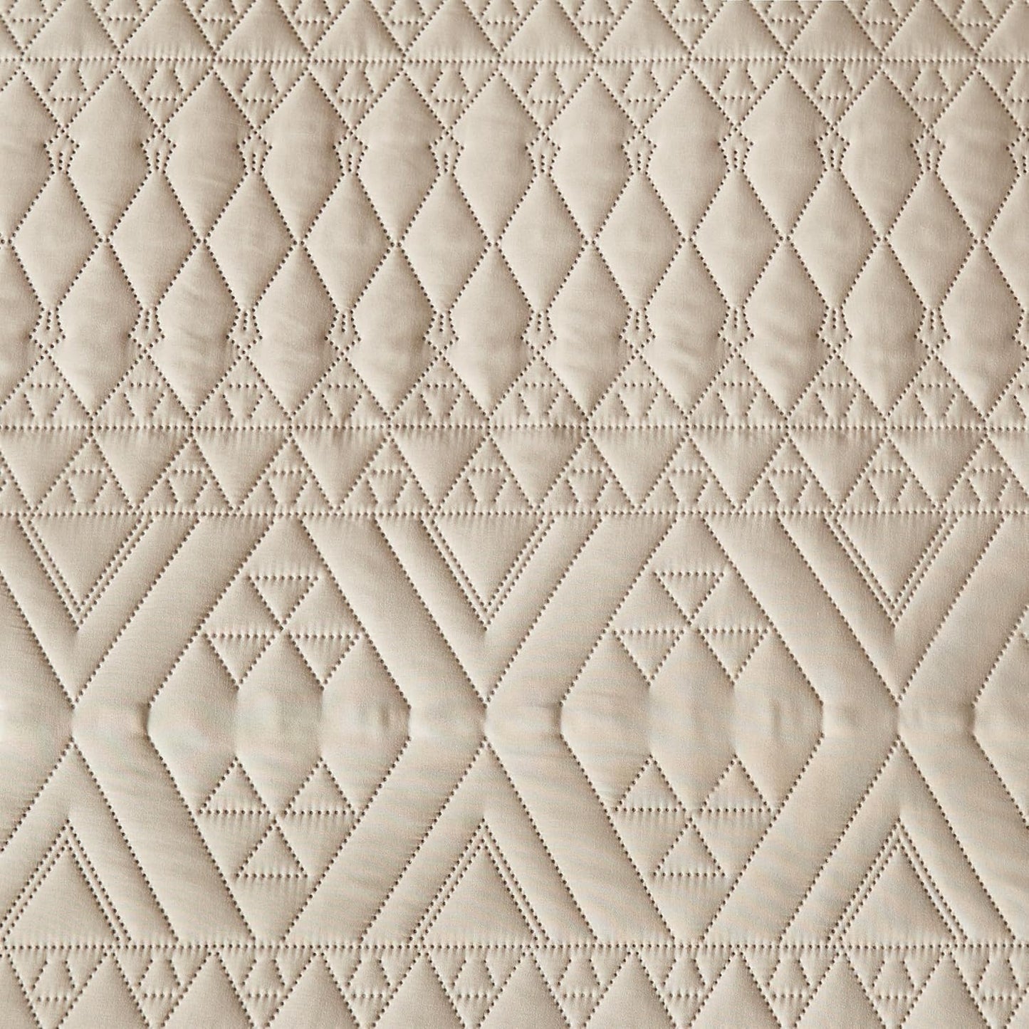 King/Cal King Size Quilt Bedding Set,Beige Lightweight Microfiber Soft Bedspread,Modern Style Geometric Pattern Coverlet Set for All Seasons,3 Piece(1 Quilt,2 Pillow Shams)