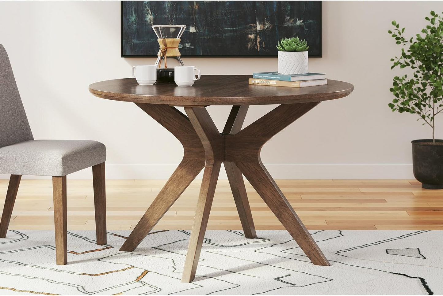 Lyncott Traditional round Dining Room Table, Seats up to 4, Brown