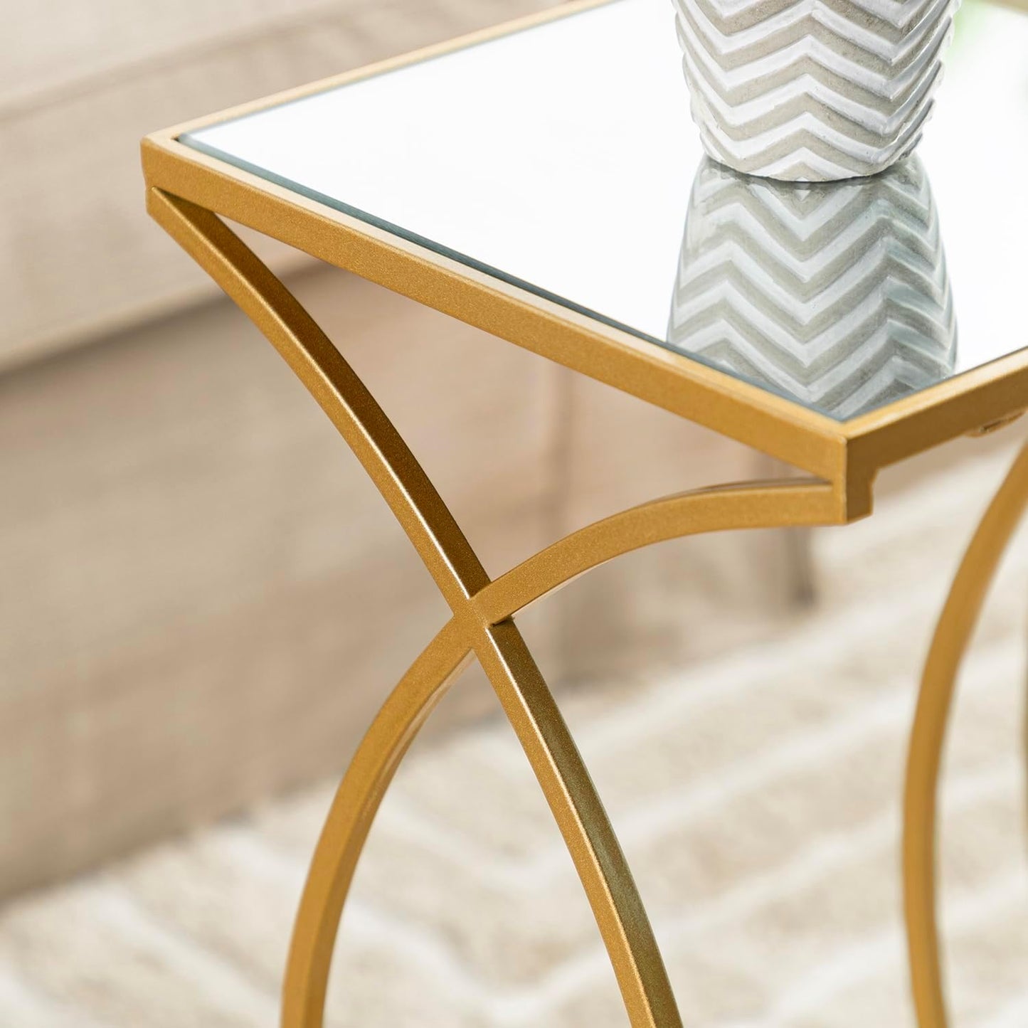 Nesting Side Tables, Set of 2 End Tables with Metal Frame & Tempered Glass Top, Coffee Tables Decorative Accent Tables for Bedroom, Living Room, Home Office - Golden