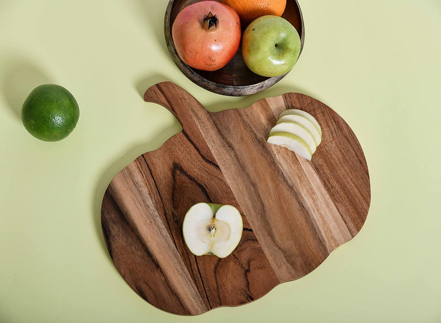 Halloween Pumpkin Shaped Wood Cutting Board for Kitchen Decoration, Gothic Cutting Boards with Handle, Charcuterie Wooden Boards, Serving Platter (Pumpkin Board 12"L X 13"W)