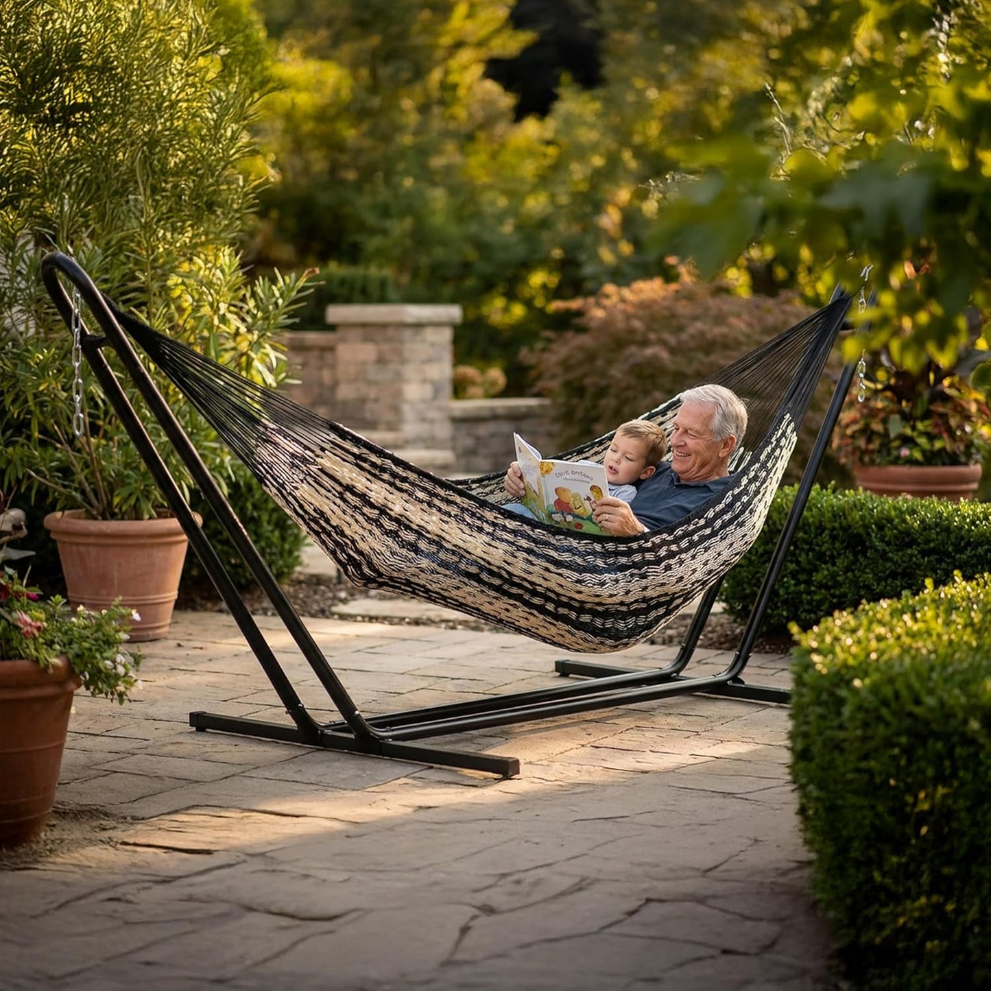 Sunnydaze Handwoven XXL Thick Cord Mayan Double Hammock for outside - 625-Pound Capacity Heavy-Duty Outdoor Hammock - Black/Natural