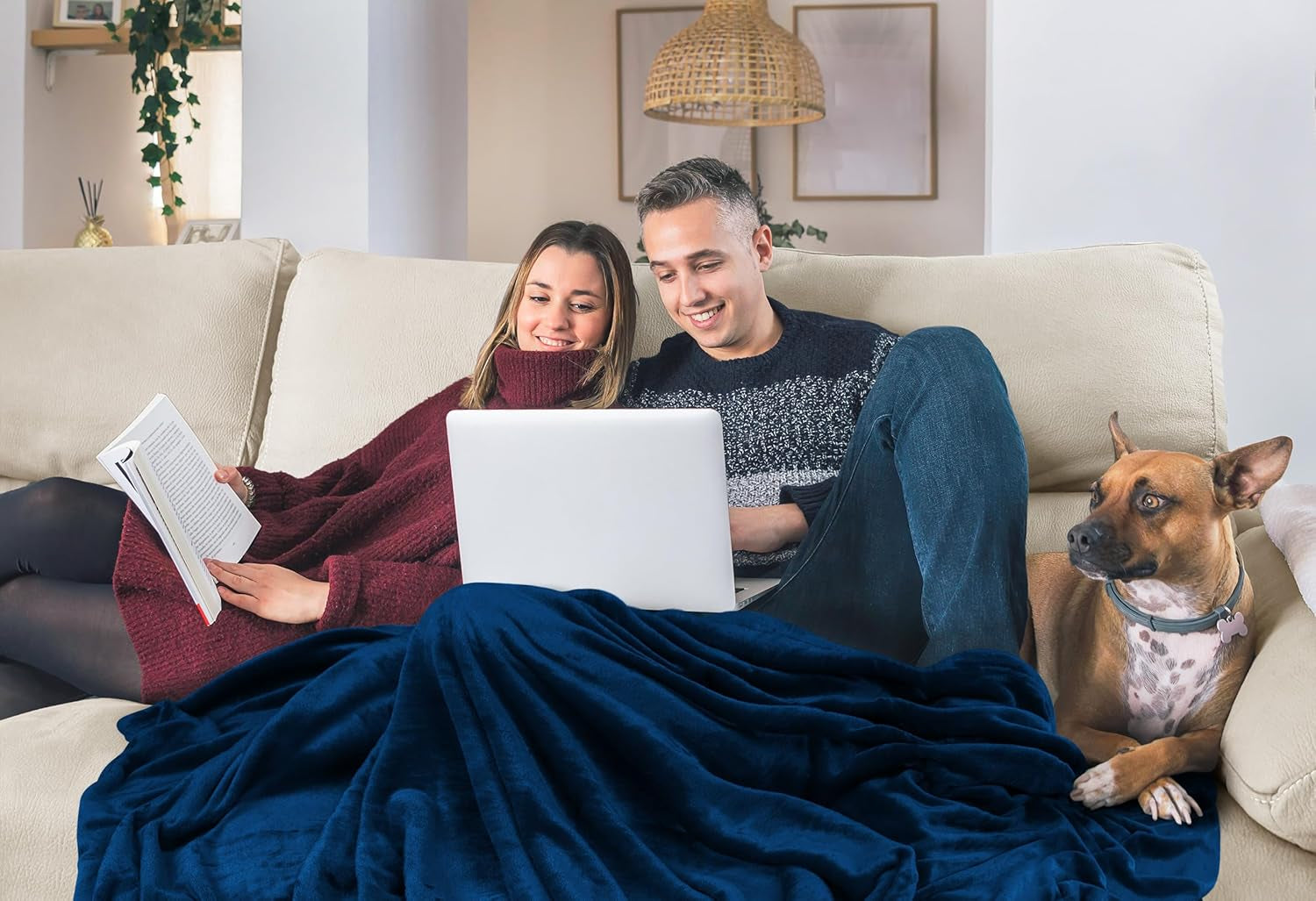 Fleece Blanket Queen Size Navy 300GSM Luxury Anti-Static Fuzzy Soft Microfiber Bed Blanket (90X90 Inch)