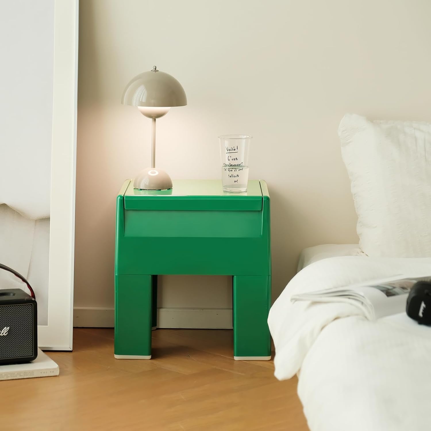 Nightstand Bedside with Storage Space, Multifunctional Colorful Plastic End Table Small Side Table for Bedroom, Dorm and Small Spaces, Easy Assembly(11.8" D X 15" W X 15.7" H, Green)
