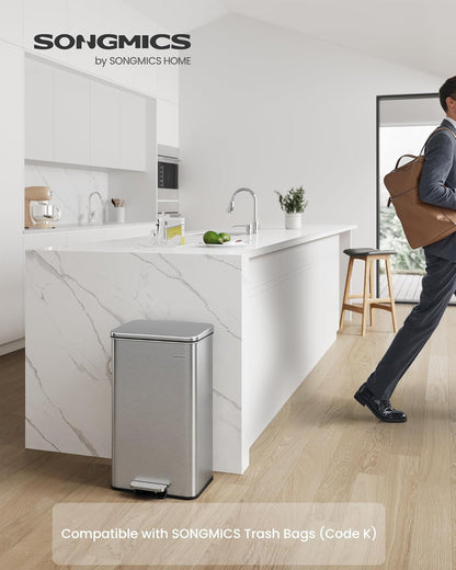 Kitchen Trash Can, 10.5 Gallon (40 L) Garbage Can, Large Step Trash Bin with Lid, Stainless Steel, Soft Close, 15 Trash Bags Included, Silver ULTB540E40