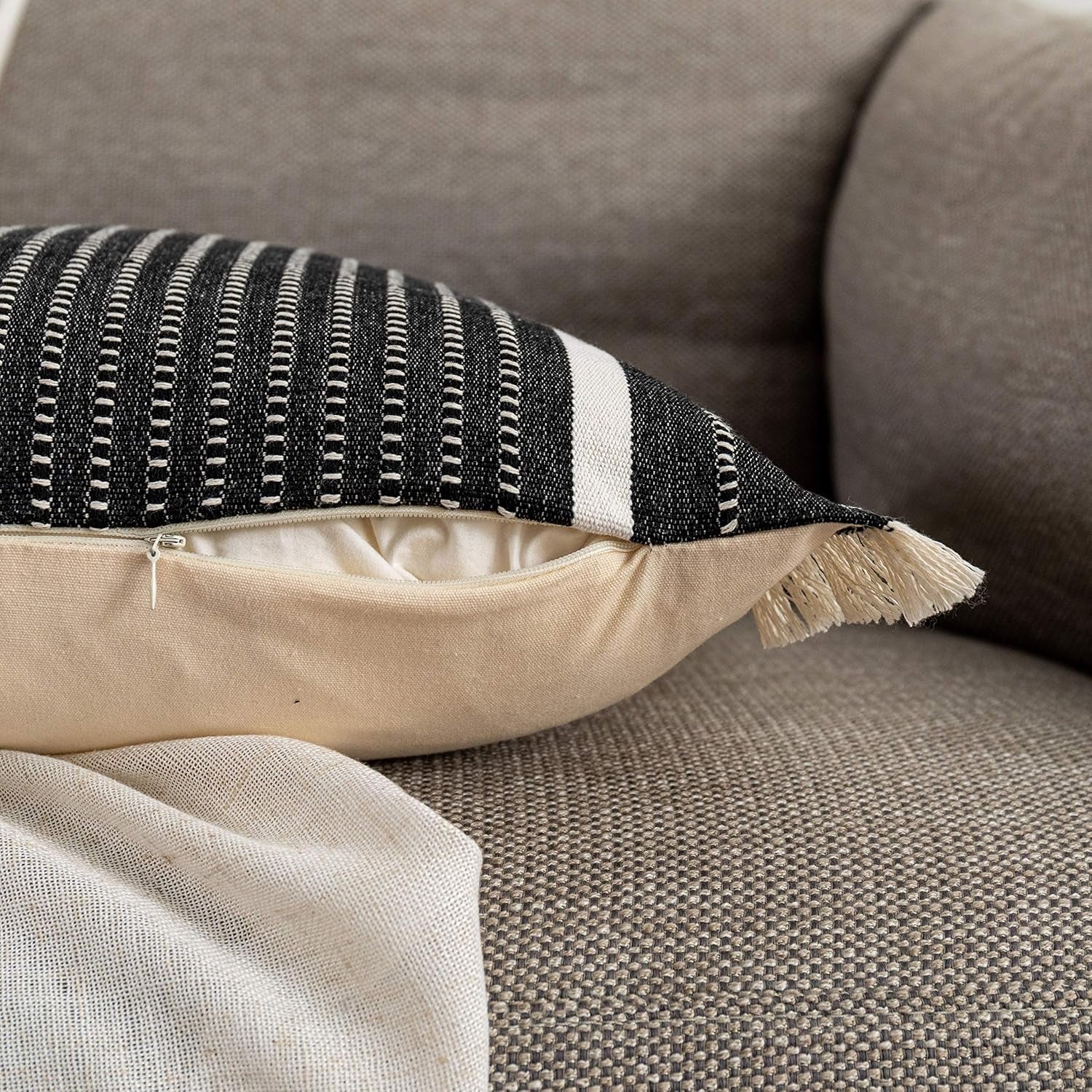 Modern Throw Pillow Cover with Tassels, Decorative Liana Fringe Accent Cushion Case, Farmhouse Woven Pillowcase for Sofa Chair Couch Bed Decor (Lumbar 12 X 20 Inches, Black)