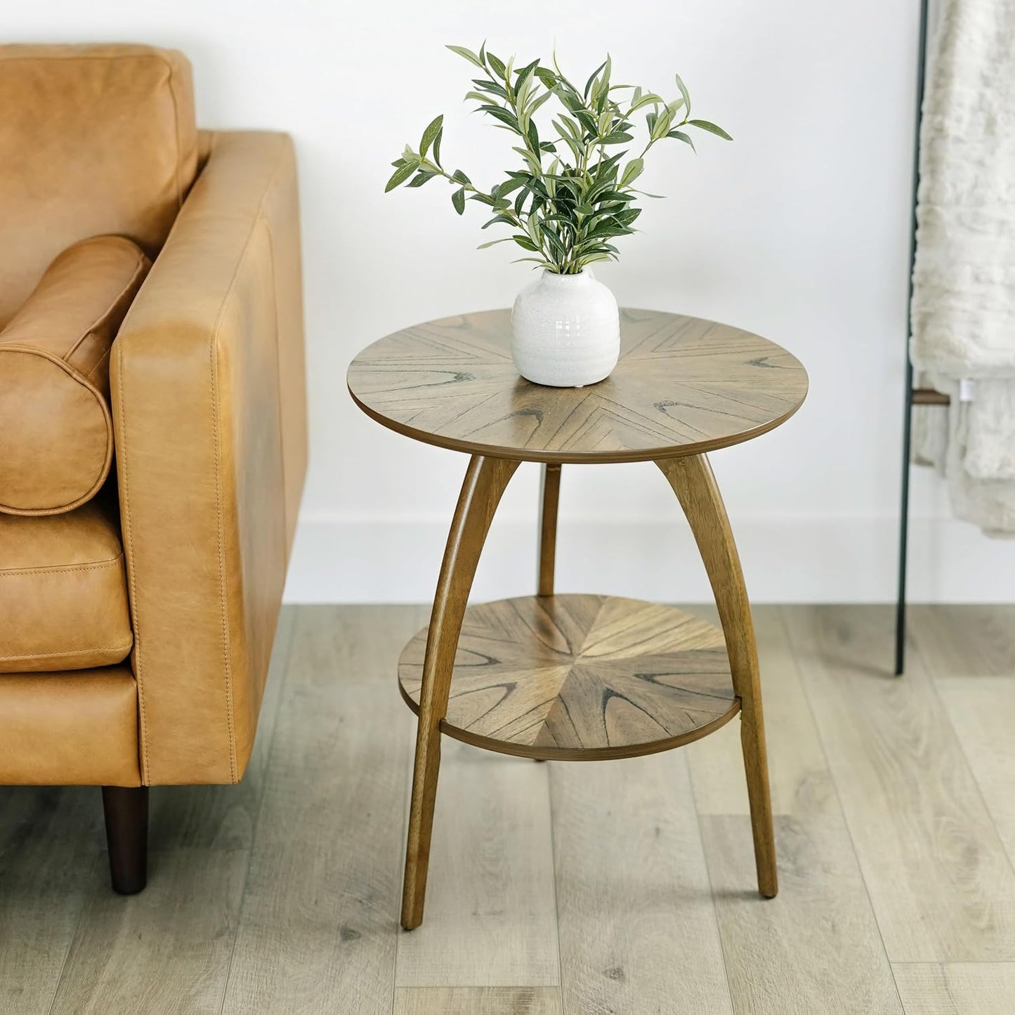 Retro Mid-Century Modern round Wood End Table, Solid Grain Side Table with Lower Shelf, Small Accent Table for Living Room or Nightstand. Nutmeg Brown.
