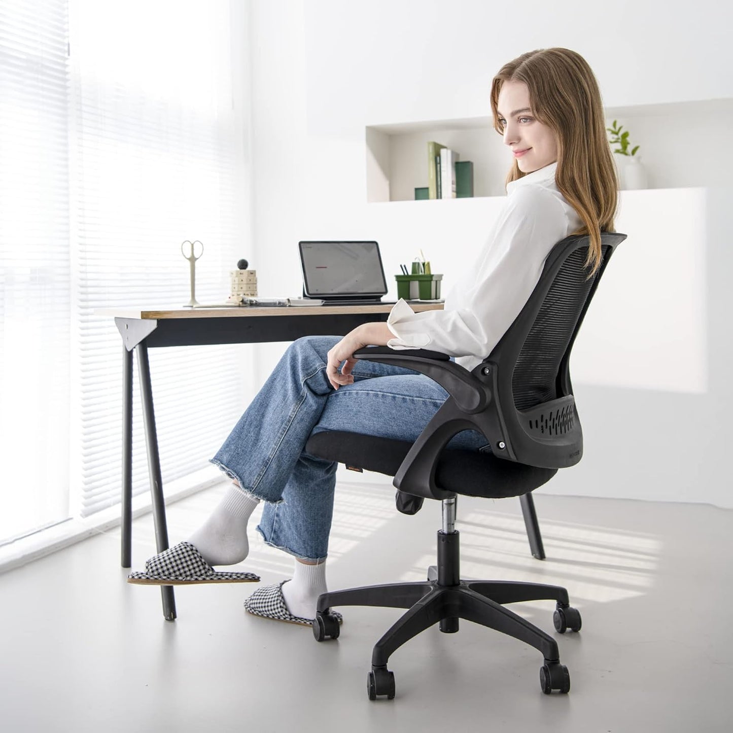 Office Desk Computer Gaming Ergonomic Chair with Lumbar Back Support Adjustable Height Swivel Wheels Flip-Up Arms Mesh Chair for Home or Office (Black)