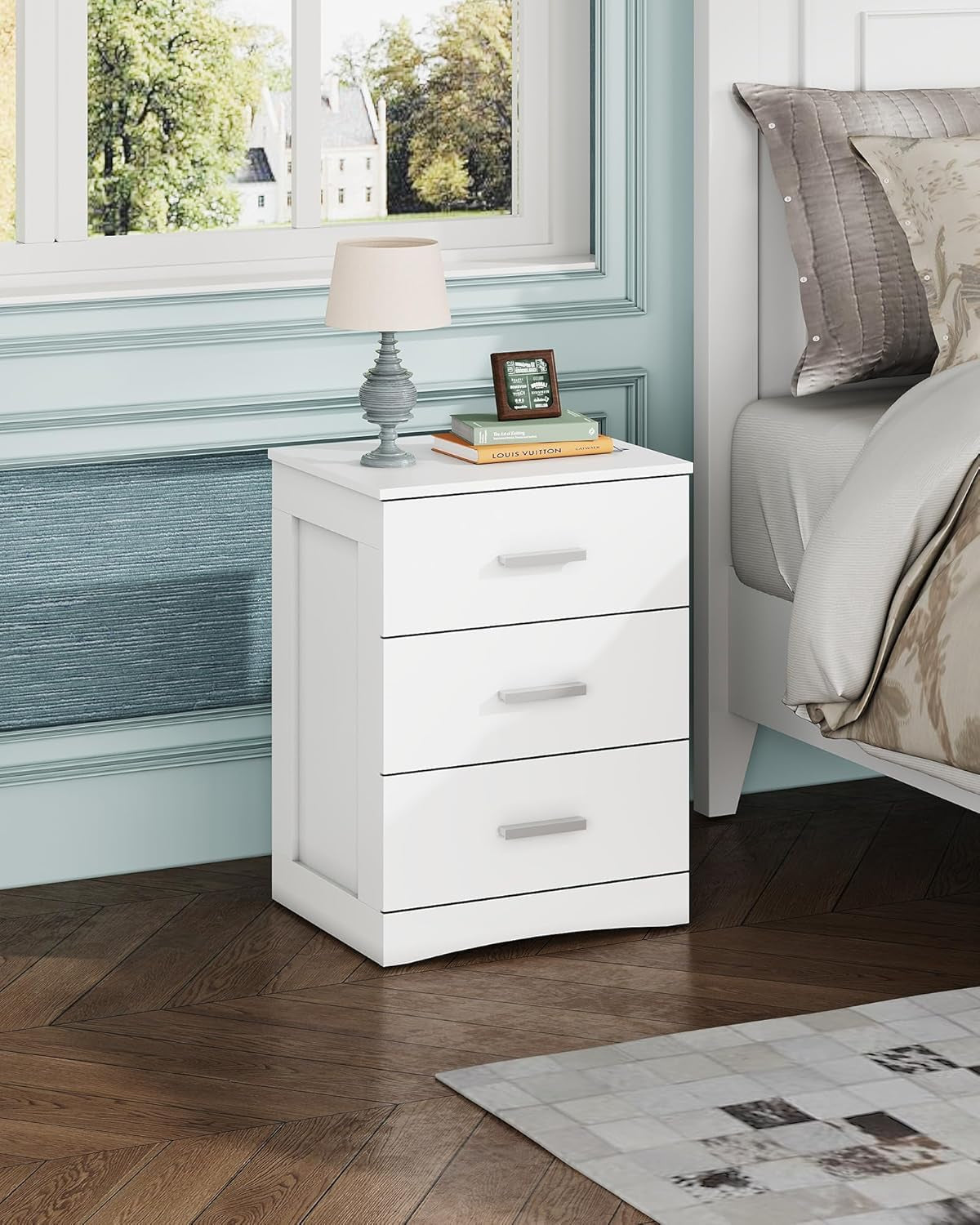 White Night Stand, Wood Nightstand with 3 Drawers, Bed Side Table for Bedroom, Living Room, Dorm, Modern Minimalist Bedside Table