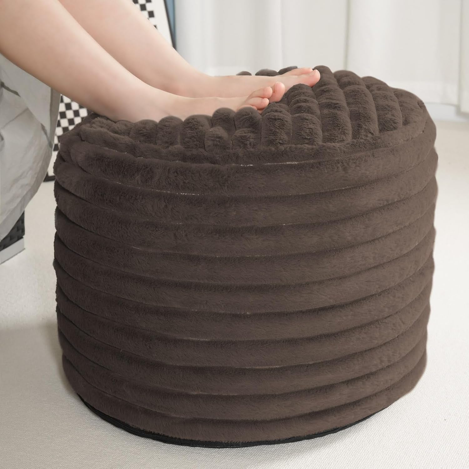 Pouf Ottoman Stuffed round for Foot Rest, Faux Fur Poufs with Foam Chunk Filling, Storage Ottoman Pouf Foot Stool Cushion, 20 X 15 Inch Floor Chair for Living Room Bedroom Home Decor, Brown