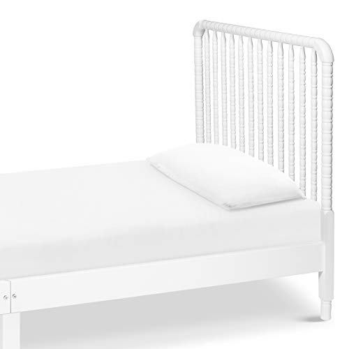 Jenny Lind Twin-Bed with Wood Spindle Posts in White-Mattress Support Slats Included