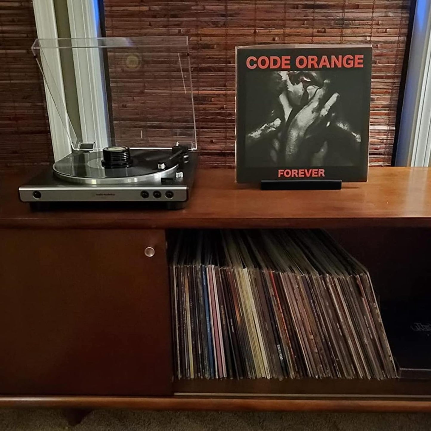 Tabletop Vinyl Record Holder - Display Now Playing, Holds Any Size Record - Doubles, Triple Gatefolds, Box-Sets (Black)