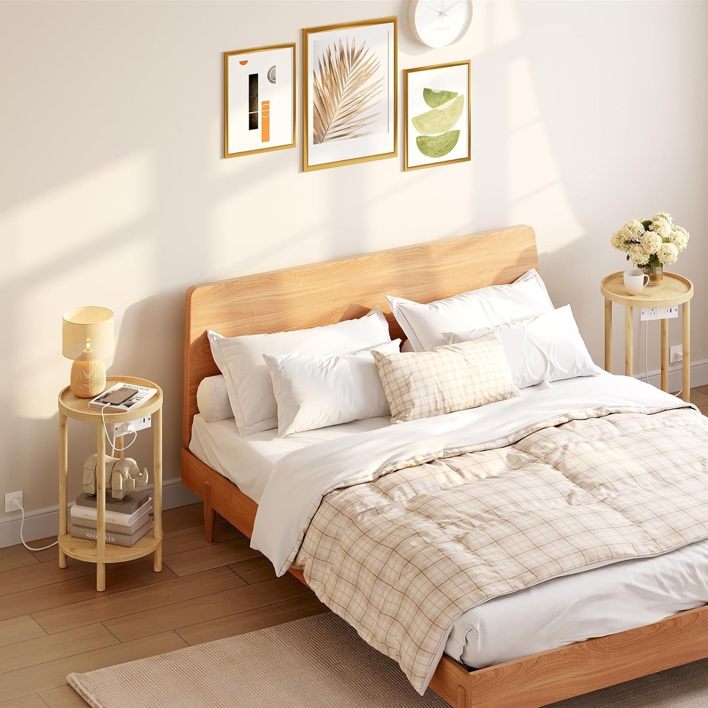 Small round Side Table with Charging Station, 2-Tier round Bamboo End Table, Compact Sofa Bedside Table for Small Space, Easy Assembly, for Living Room, Bedroom, Apartment, Natural YL156UBZ01