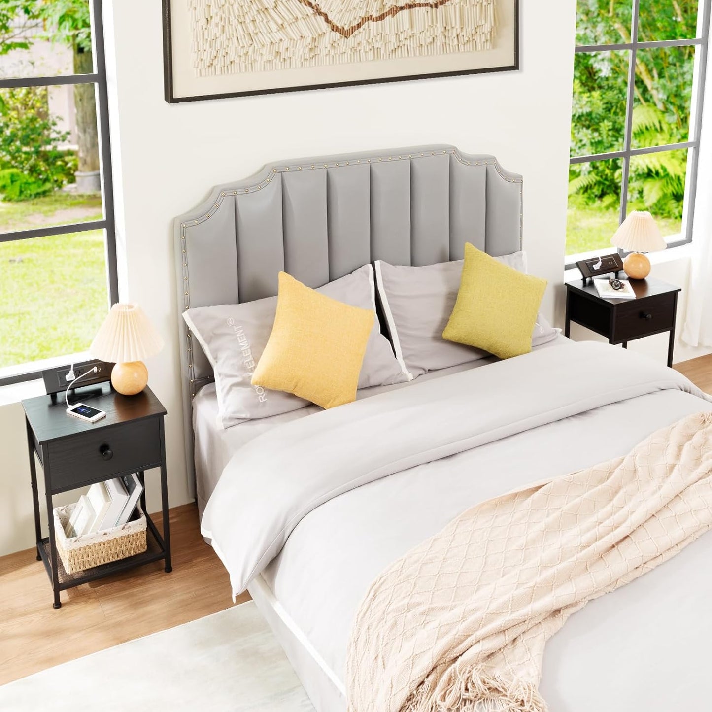 Night Stand, Black Nightstand Set of 2, Small End Tables Living Room with Charging Station, Slim Bed Side Table with Fabric Storage Drawer for Bedroom, Small Space, HET03SDPBK