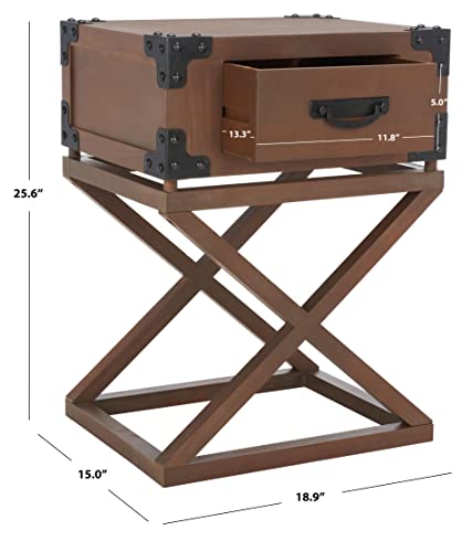 SAFAVIEH Home Collection – Dunstan Sepia Accent Table with Drawer, British Campaign Style Side Table, Trunk Corner Detail (AMH5720B)