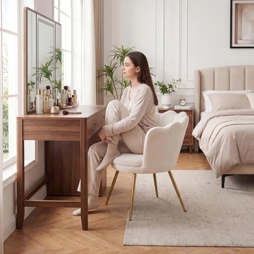 Cream White Makeup Vanity Chair with Back, Small Modern Velvet Upholstered Accent Chair with Gold Metal Legs, Cute Shell Shaped Vanity Stool Desk Chair for Living Room Bedroom Dressing Room
