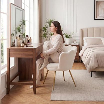 Cream White Makeup Vanity Chair with Back, Small Modern Velvet Upholstered Accent Chair with Gold Metal Legs, Cute Shell Shaped Vanity Stool Desk Chair for Living Room Bedroom Dressing Room
