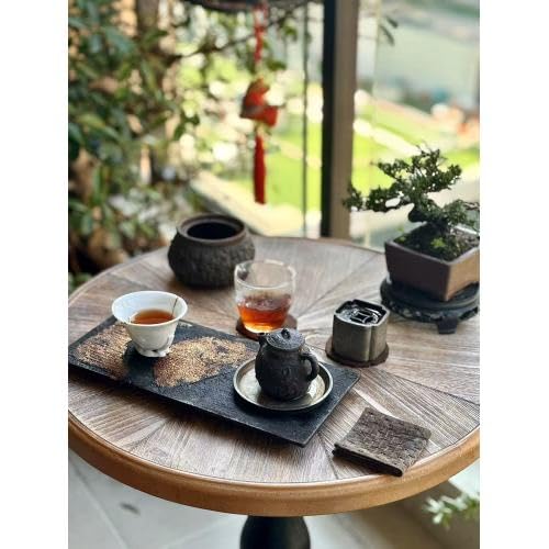 Simple Trending Small Side Table, Compact Accent Table,Solid Wood Columns, for Living Room, Bedroom, Office More,Natural Wood