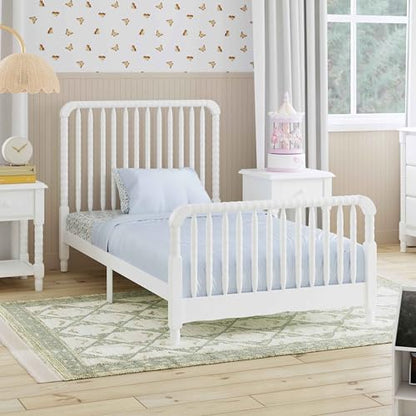 Jenny Lind Twin-Bed with Wood Spindle Posts in White-Mattress Support Slats Included