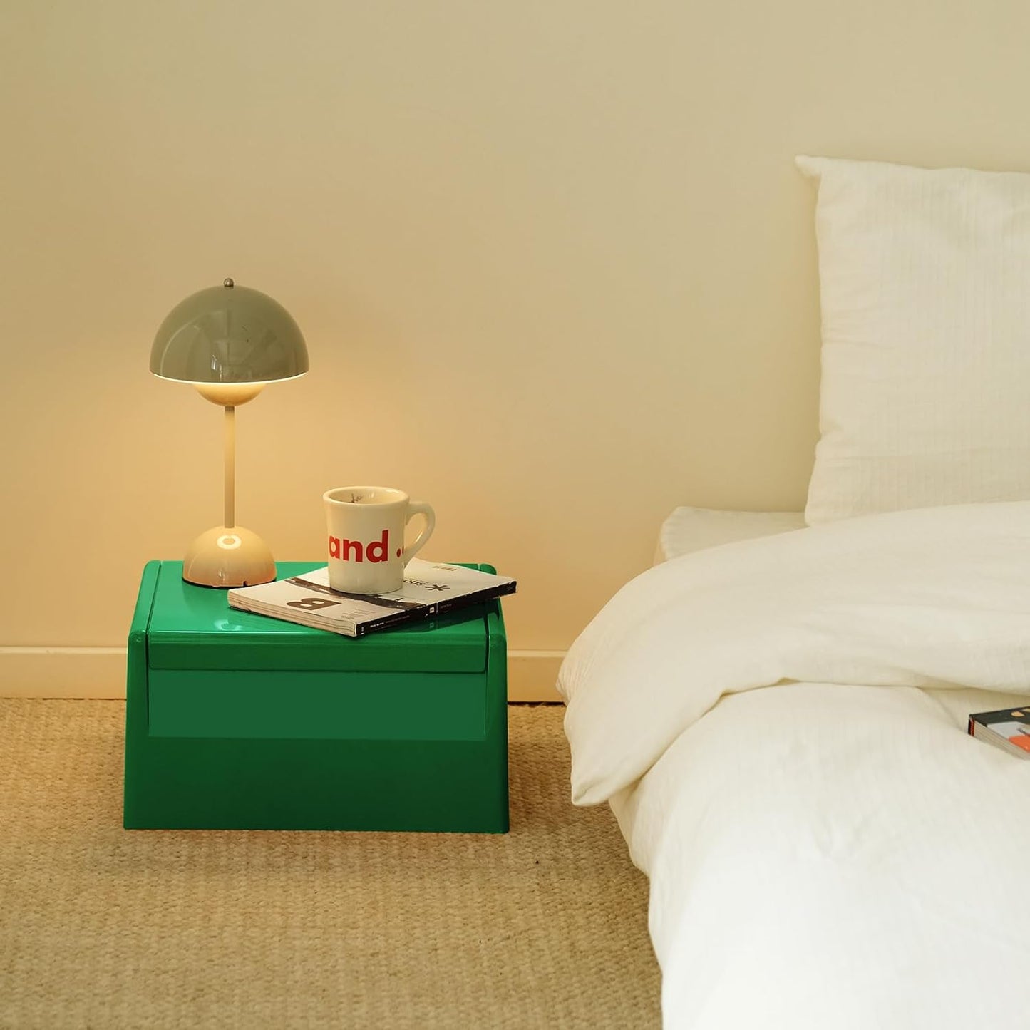 Nightstand Bedside with Storage Space, Multifunctional Colorful Plastic End Table Small Side Table for Bedroom, Dorm and Small Spaces, Easy Assembly(11.8" D X 15" W X 15.7" H, Green)