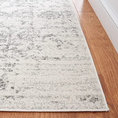 SAFAVIEH Madison Collection Area Rug - 6'7" x 9'2", Silver & Ivory, Snowflake Medallion Distressed Design, Non-Shedding & Easy Care, Ideal for High Traffic Areas in Living Room, Bedroom (MAD603G)