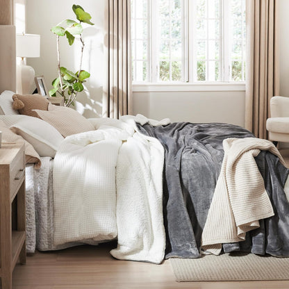 Gentlesoft Sherpa Fleece Blankets Queen Size for Bed - Thick and Warm Throw for Women and Men, Soft Fuzzy Plush Queen Blanket for Winter, Grey, 90X90 Inches