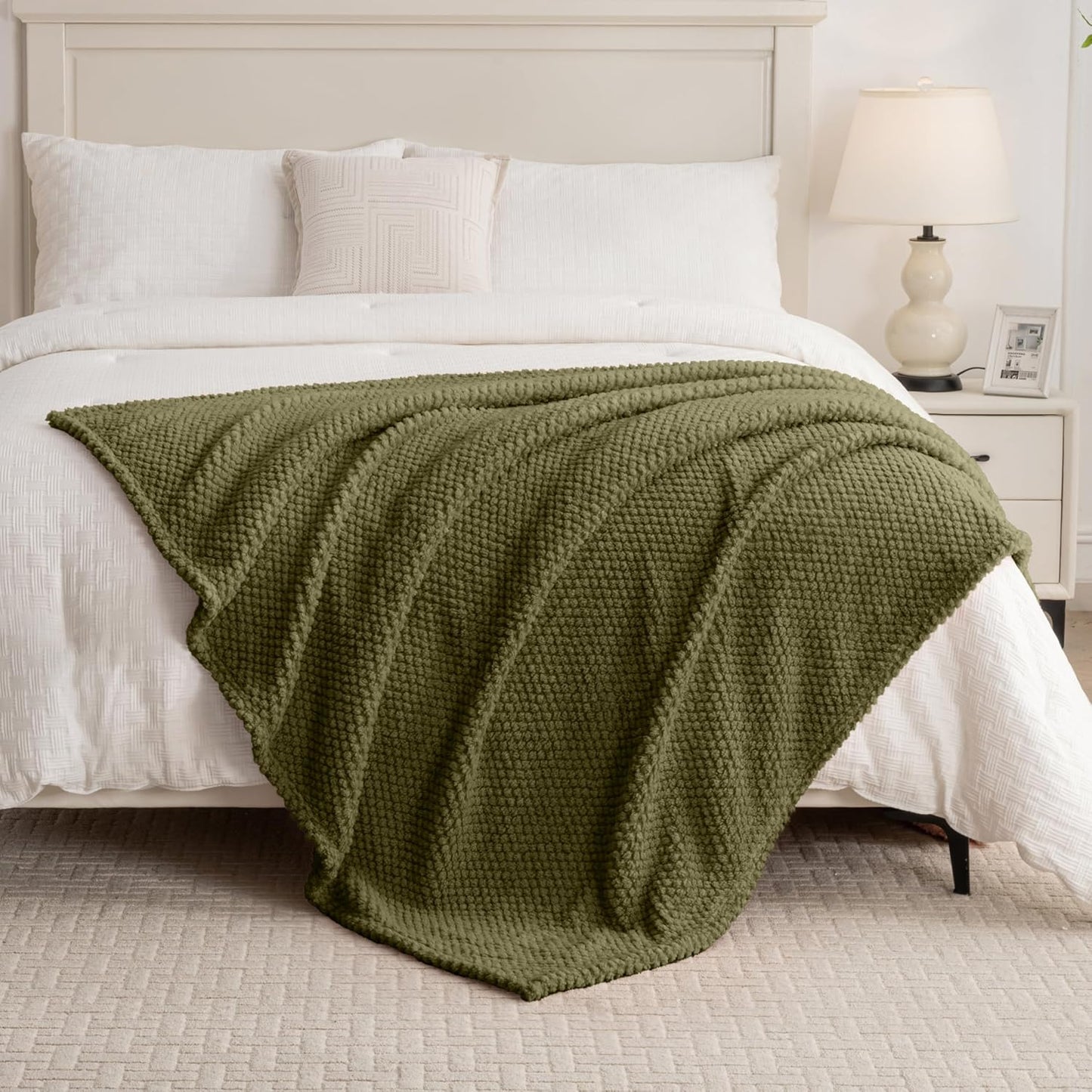 Super Soft 300GSM Green XL Throw Blanket for Couch, Couch Sofa Bed Throw, Lightweight Fuzzy Cozy Blankets for All Seasons Farmhouse, 50X70