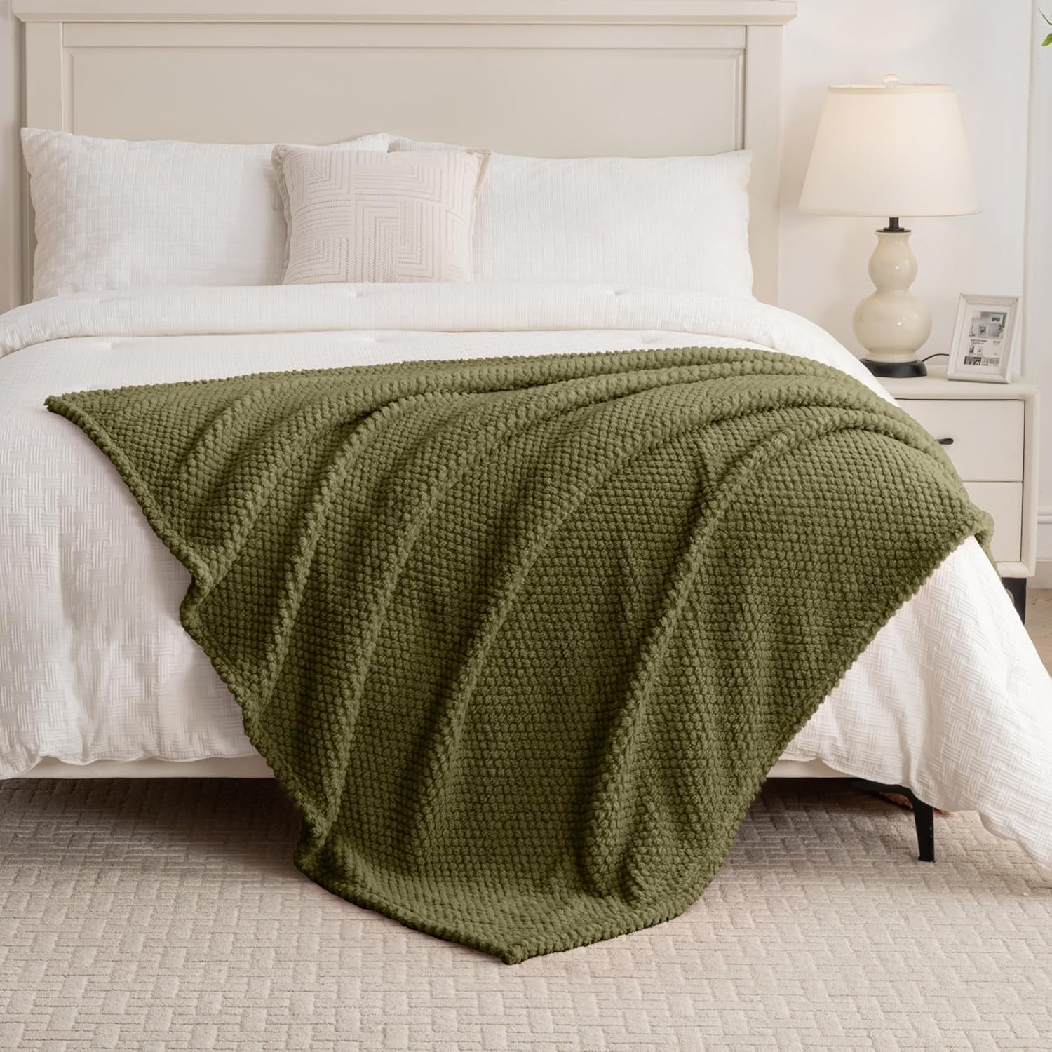 Super Soft 300GSM Green XL Throw Blanket for Couch, Couch Sofa Bed Throw, Lightweight Fuzzy Cozy Blankets for All Seasons Farmhouse, 50X70