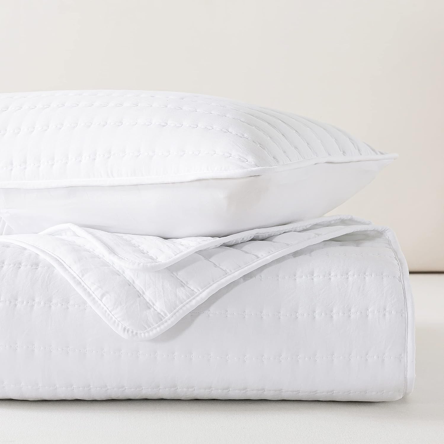White King Size Quilt Bedding Sets with Pillow Shams, Lightweight Soft Bedspread Coverlet, Quilted Blanket Thin Comforter Bed Cover for All Season, 3 Pieces, 104X90 Inches