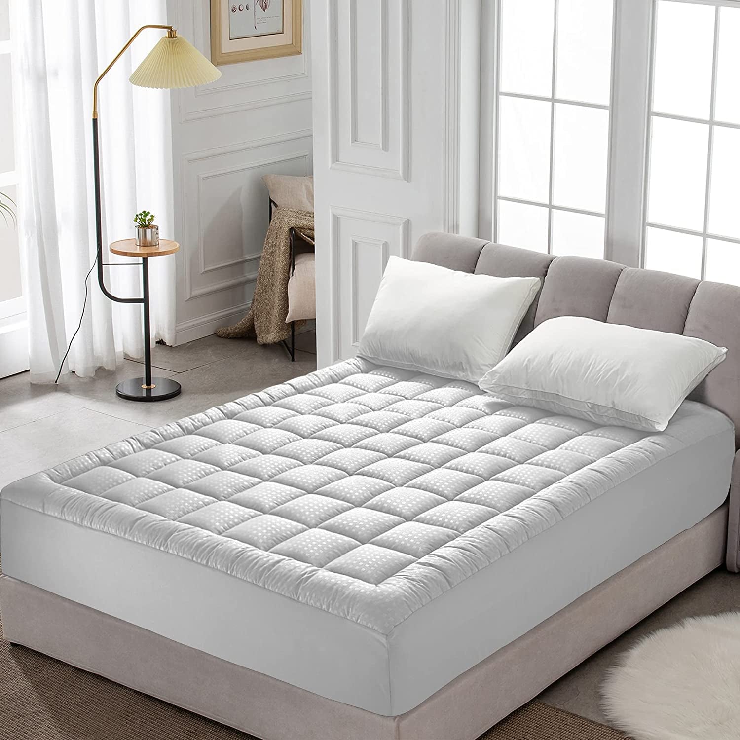 Queen Mattress Pad Quilted Fitted Mattress Protector Cooling Pillow Top Mattress Cover Breathable Fluffy Soft Mattress Topper with 8-21" Deep Pocket