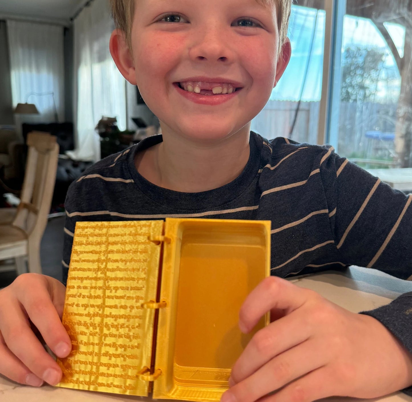 Book of Mormon Golden Plates Model, 3D Printed, Small or Large, 3Rd Nephi 11 in Hebrew, Storage Compartment, Made to Order by 6 Year Old