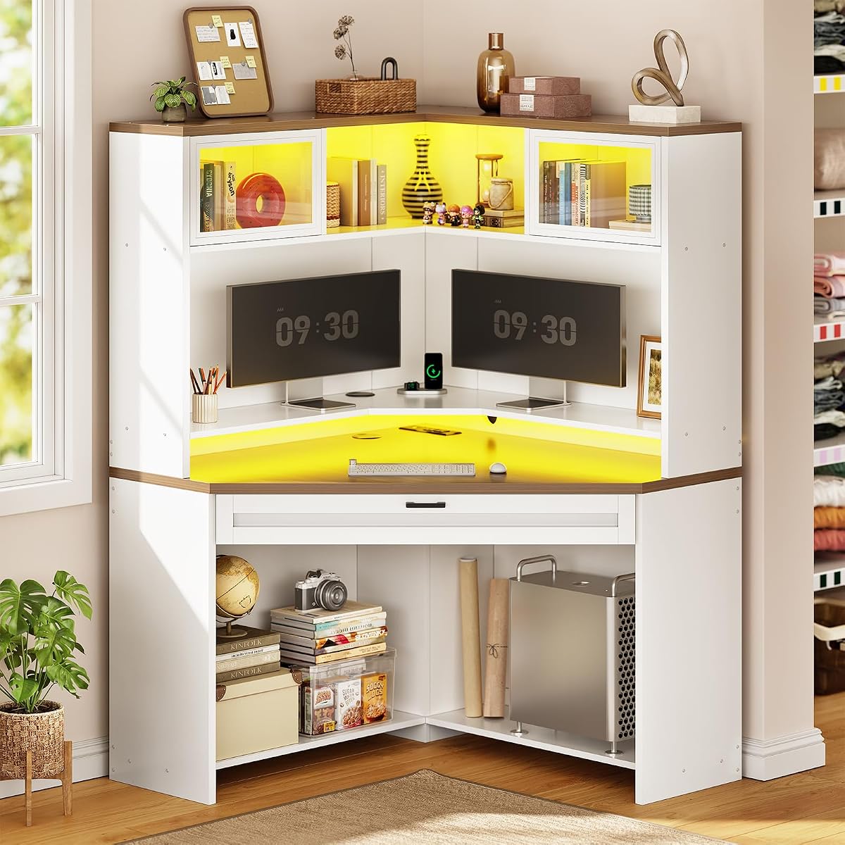 31.5" Corner Desk with Drawers