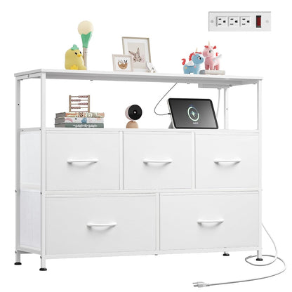 White Dresser for Bedroom with 5 Drawers，Fabric Dresser with Charging Station