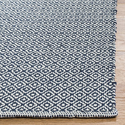 SAFAVIEH Montauk Collection Runner Rug - 2'3" x 9', Ivory & Navy, Handmade Cotton, Ideal for High Traffic Areas in Living Room, Bedroom (MTK717H)
