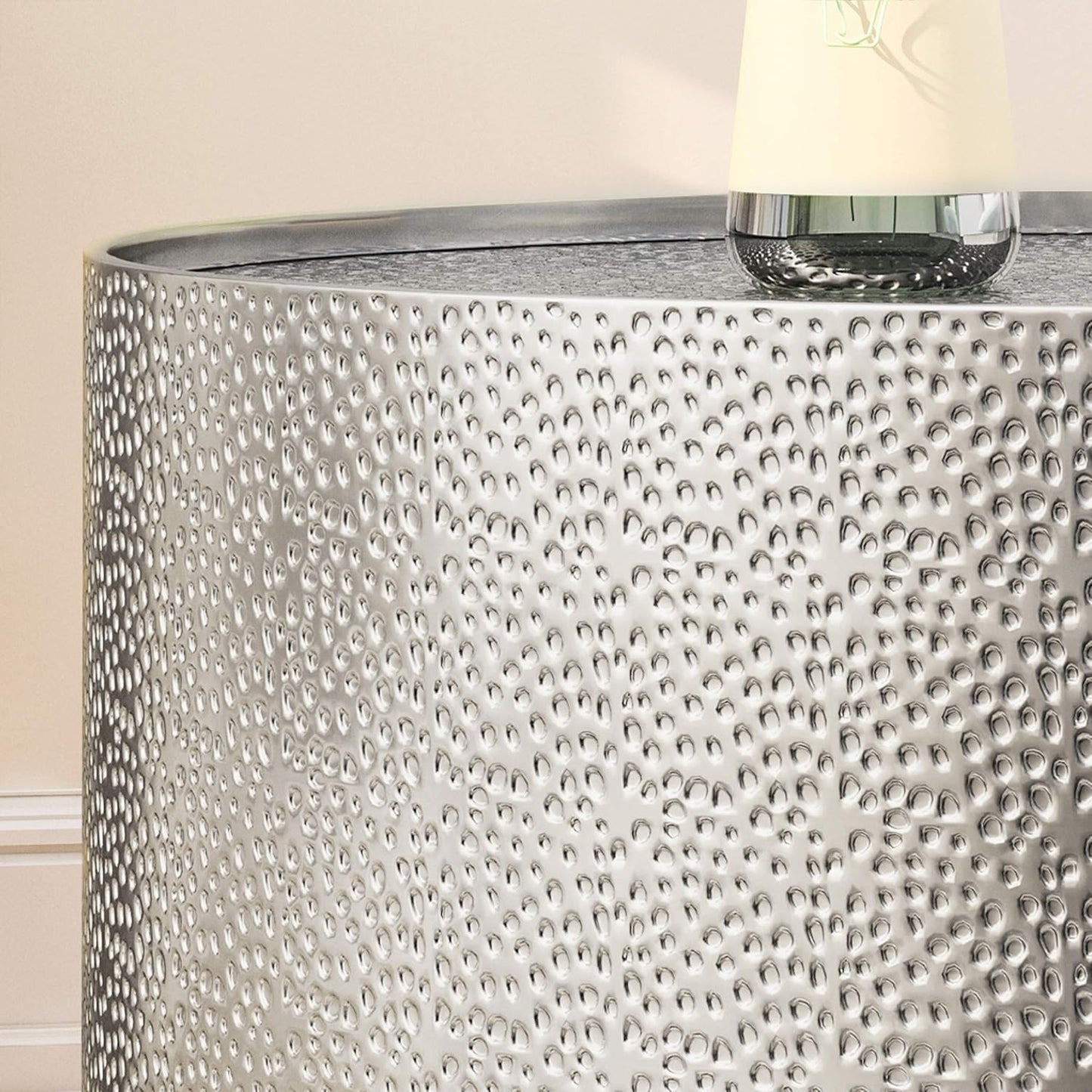 Rache Modern round Coffee Table with Hammered Iron, Silver, 26. 00” L X 26. 00” W X 17. 25” H