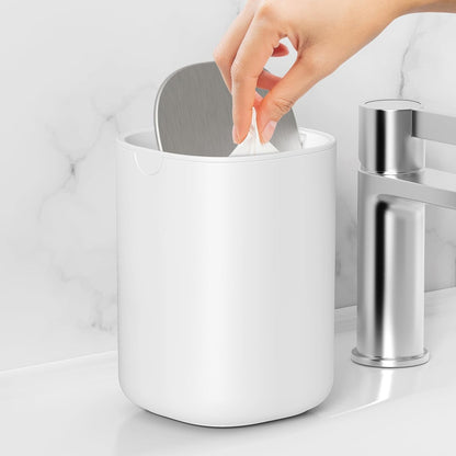 Mini Desktop Trash Can with Swing-Top Lid, 0.4 Gal/1.5L Tabletop Trash Can, Small Wastebasket for Bathroom Countertop, Vanitie, Coffee Area, or Office (White)