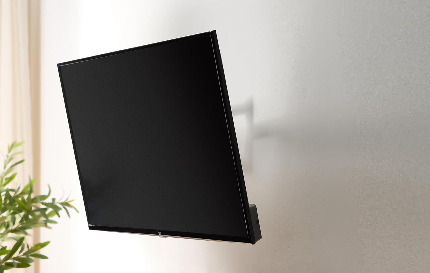 Full Motion Articulating TV Wall Mount, with Swivel and Tilt, for 26" to 55" Tvs and Flat Panels up to 80 Lbs, VESA Compatible, Black