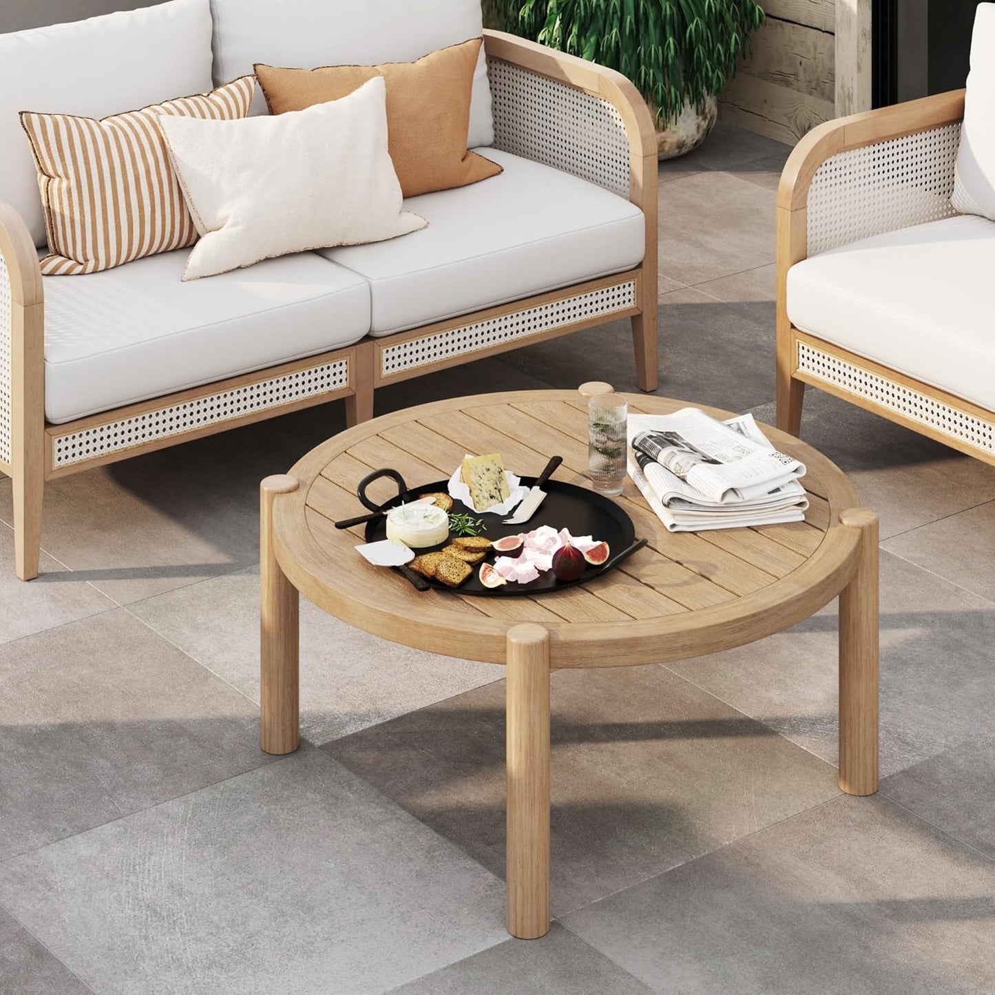 Bora round Outdoor Coffee Table, Farmhouse Wood Coffee Table for Patio or Porch, Solid Acacia Wood