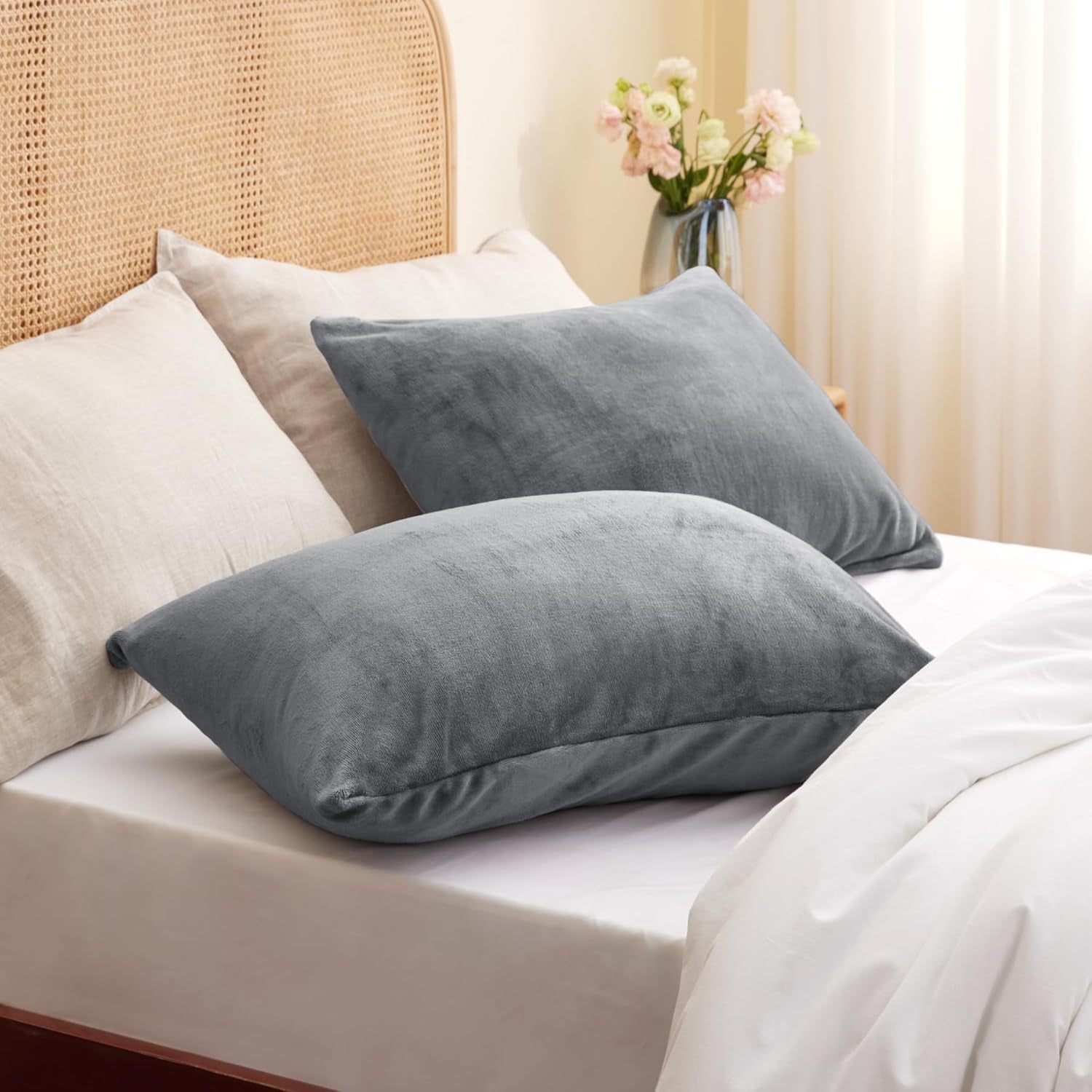 Flannel King Size Pillow Cases Set of 2, Super Soft Fleece Pillowcases with Zipper for Bedroom, Sofa, Couch,Luxury Cozy Fuzzy Velvet Pillow Shams for All Seasons(20X36 Inches,Gray)