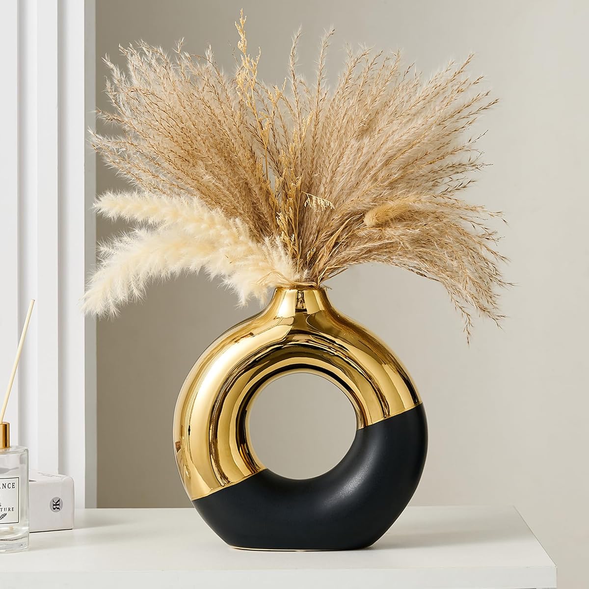Ceramic Donut Vase, 8" L x 8" H Black and Gold Round Vase for Pampas Grass, Nordic Modern Vases for Decor, Ceramic Vase Centerpieces for Wedding, Bedroom, Living Room, Coffee Table, Office