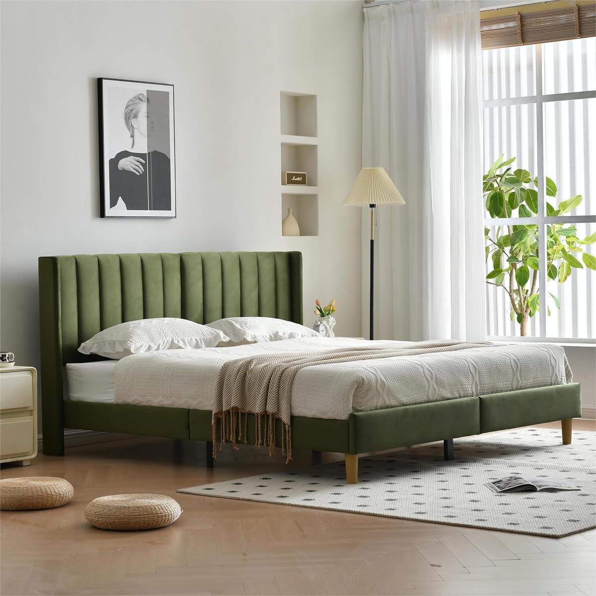 King Bed Frame，Platform Bed with Upholstered Headboard，Grass Green