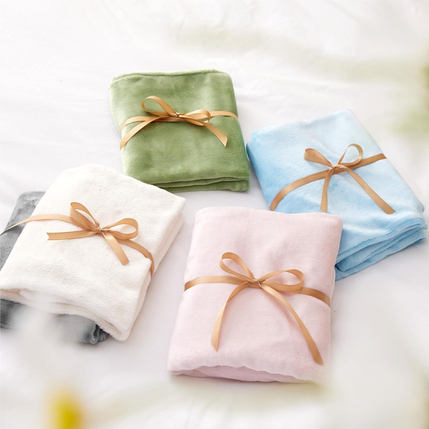 Flannel King Size Pillow Cases Set of 2, Super Soft Fleece Pillowcases with Zipper for Bedroom, Sofa, Couch,Luxury Cozy Fuzzy Velvet Pillow Shams for All Seasons(20X36 Inches,Gray)