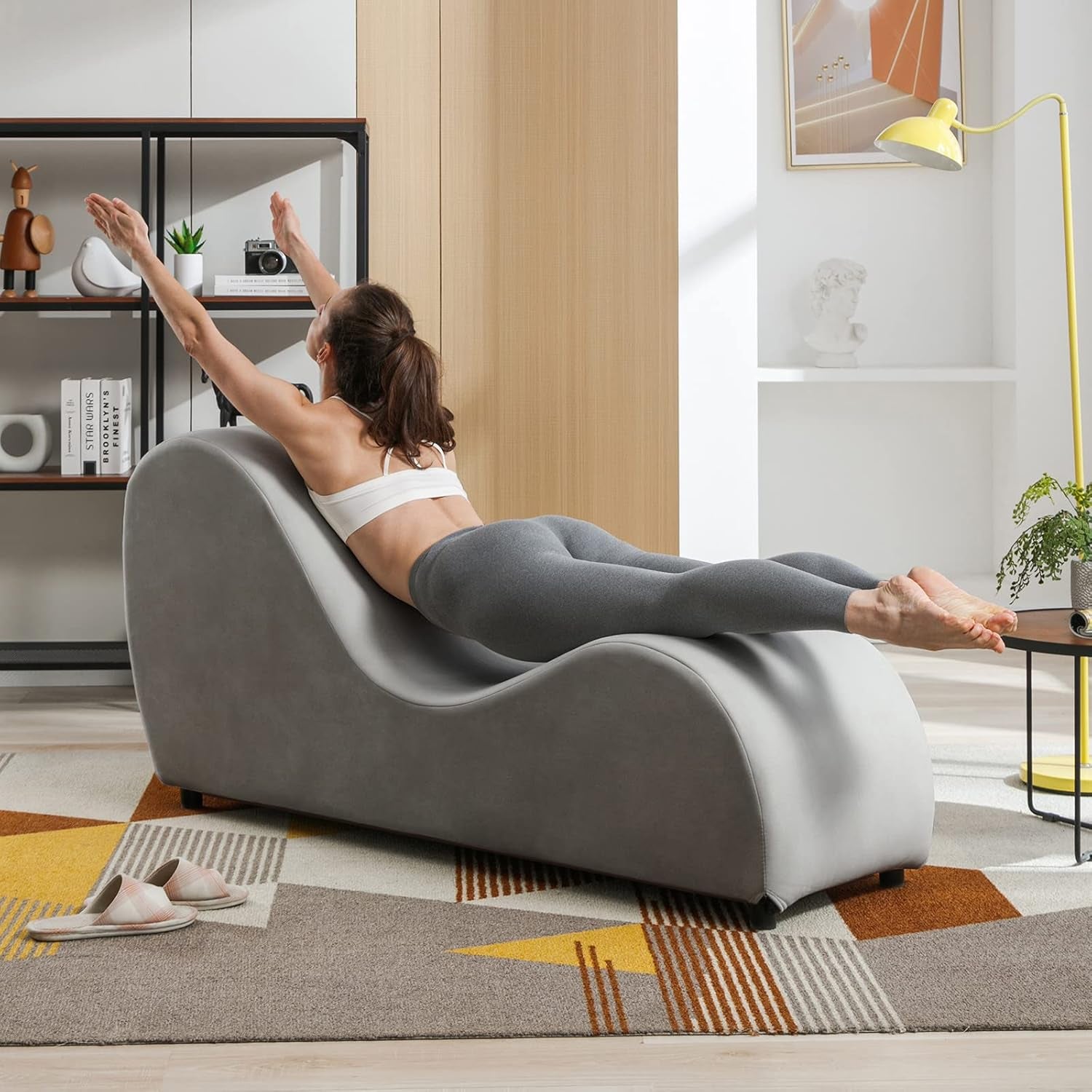 Yoga Chair, Curved Yoga Chaise Lounge for Stretching Relaxing Exercising, Modern Velvet Sleek Yogas Chaise Lounge Sofa Chair with Ergonomic Positioning for Bedroom, Living Room - Light Grey