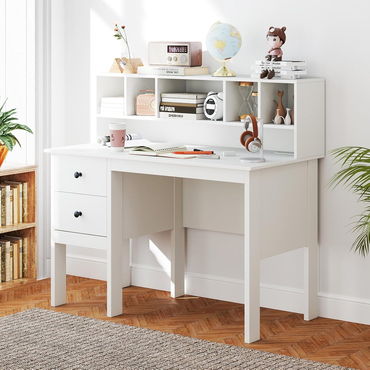 White Desk with Drawers & Hutch, Modern Home Office Desk Writing Study Desk with Charging Station, Laptop Desk with 5 Storage Compartments, Computer Workstation Makeup Vanity Desk