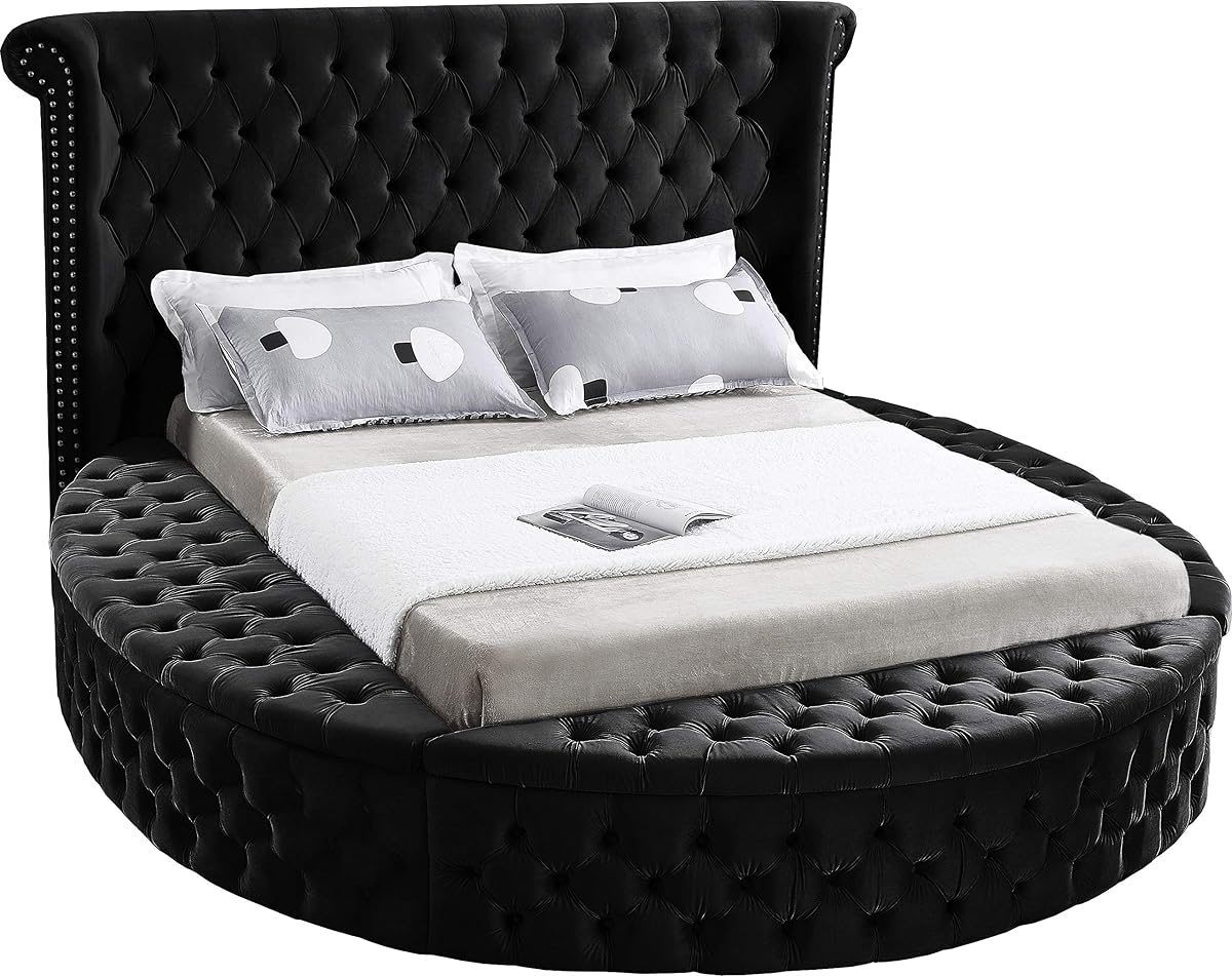 Meridian Furniture Luxus Collection Modern