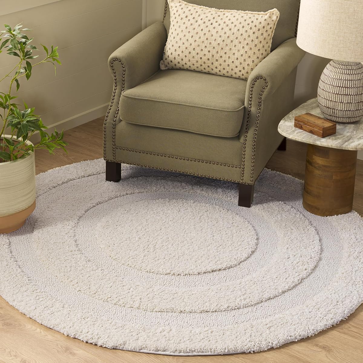SAFAVIEH Florida Shag Collection Area Rug - 3' Round, Creme/Creme, Geometric Design, Plush 1.2 Inch Thick Ideal for High Traffic Areas in Living Room, Bedroom, Dining (SG454-1111)
