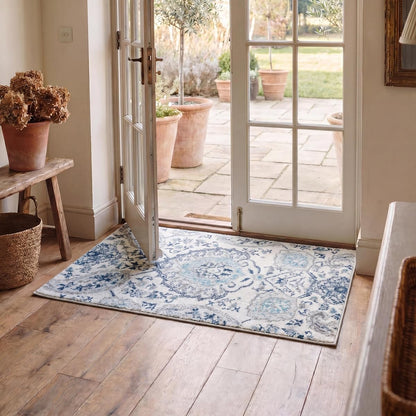 SAFAVIEH Madison Collection Accent Rug - 2'3" x 4', Cream & Light Grey, Glam Paisley Design, Non-Shedding & Easy Care, Ideal for High Traffic Areas in Entryway, Living Room, Bedroom (MAD600C)