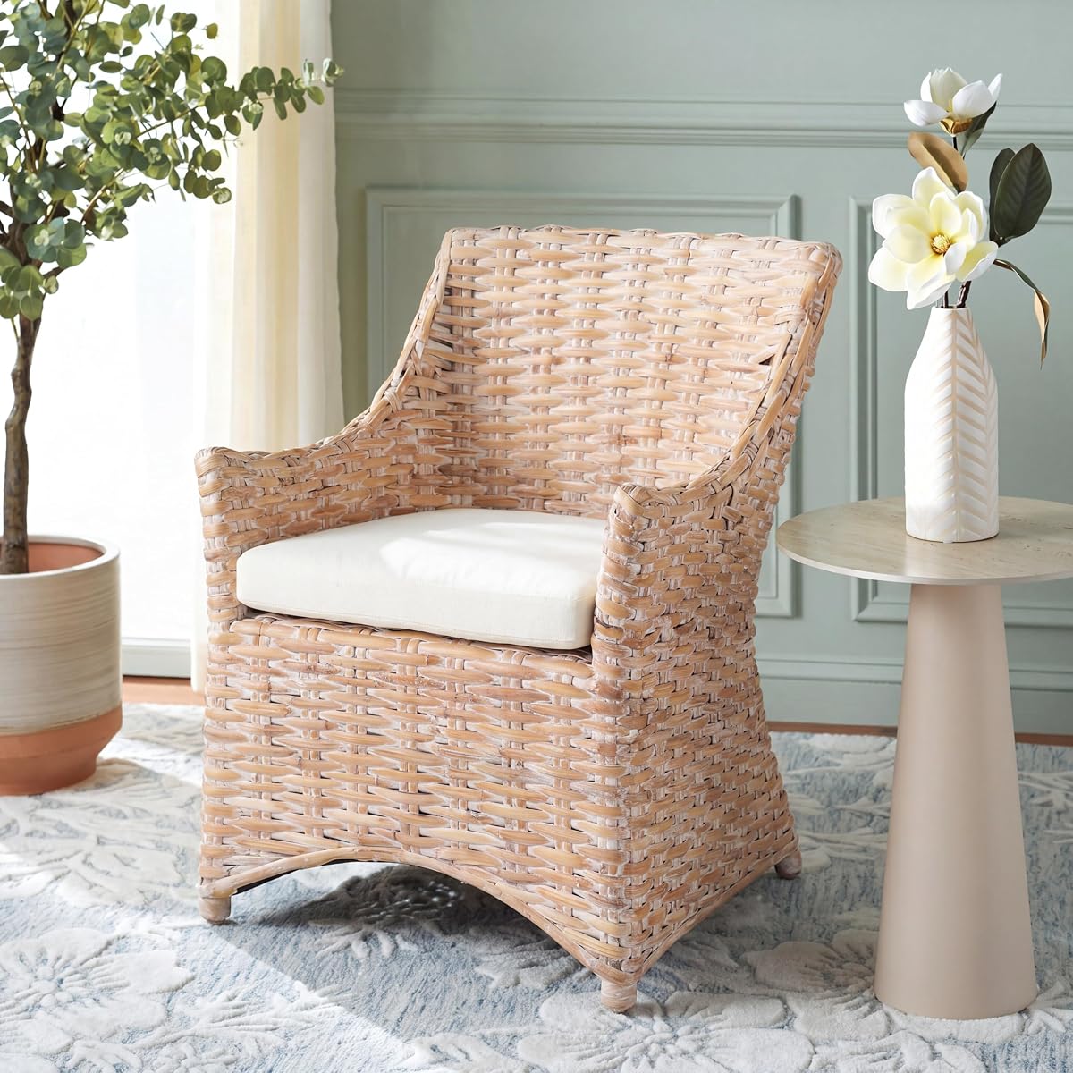 SAFAVIEH Furniture - Ventura Arm Chair - White & White-Washed - Mango Wood - Coastal Rattan Design - Ideal for Living Room, Sunroom, Bedroom, 18.1" Seat Height - Fully Assembled (FOX6505B)